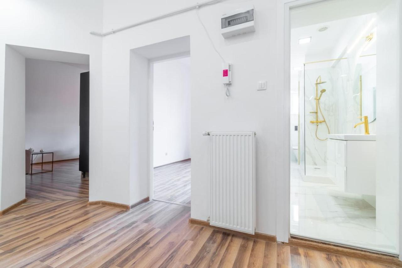Opera Apartment *
